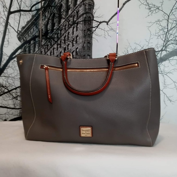 Dooney & Bourke Pebble Grain Barlow Brown Tmoro - Picture 2 of 4